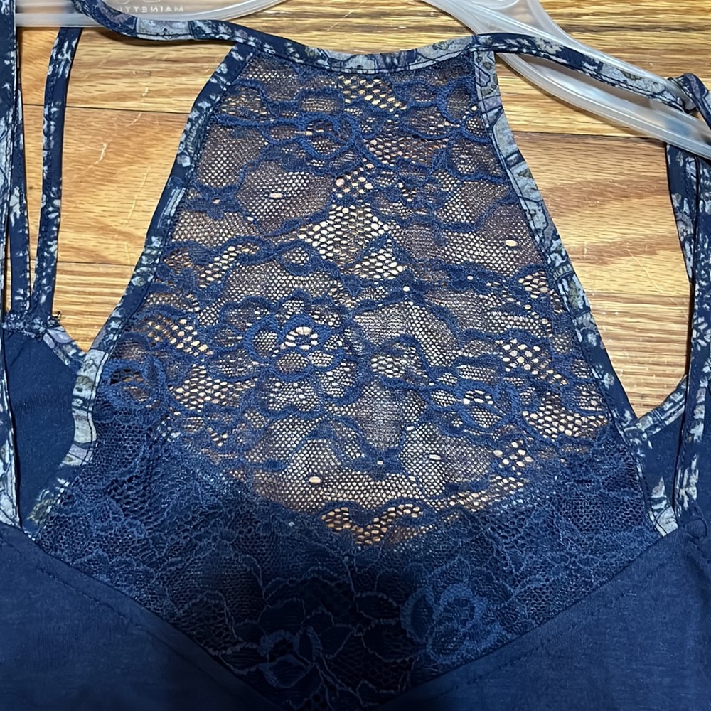 Maurices. Size Large. Camisole. Blue/Lavender/Cream/Olive. Like new. - Picture 4 of 11